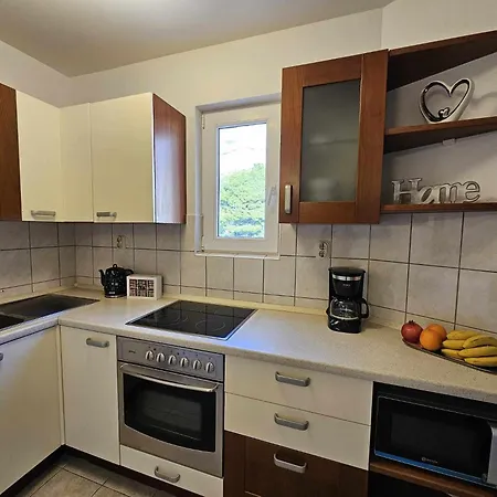 Marevic * マカルスカ