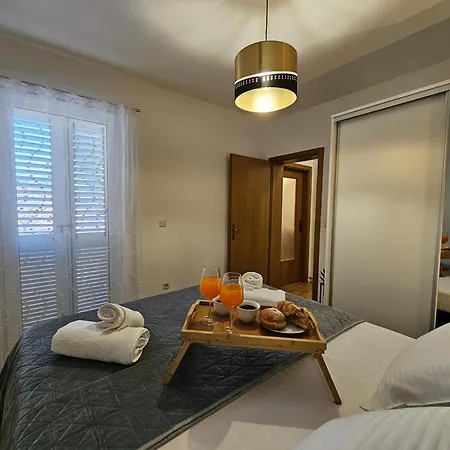 Marevic Apartment *